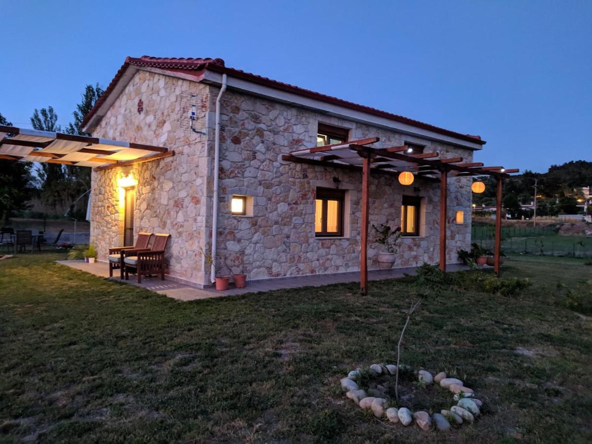 To Petrino Spiti Διαμέρισμα Ποσείδι Εξωτερικό φωτογραφία