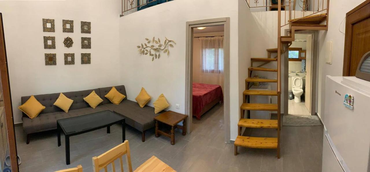 To Petrino Spiti Διαμέρισμα Ποσείδι Εξωτερικό φωτογραφία