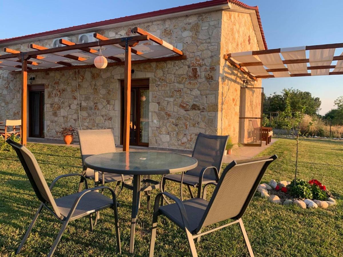 To Petrino Spiti Διαμέρισμα Ποσείδι Εξωτερικό φωτογραφία