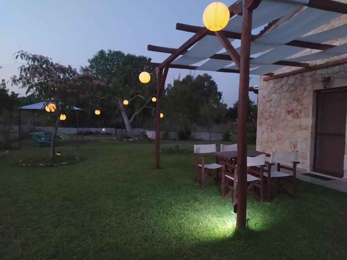 To Petrino Spiti Διαμέρισμα Ποσείδι Εξωτερικό φωτογραφία