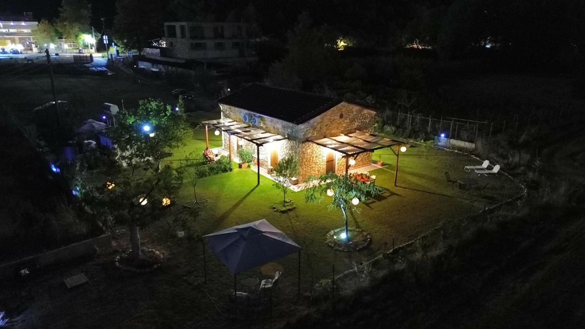 To Petrino Spiti Διαμέρισμα Ποσείδι Εξωτερικό φωτογραφία